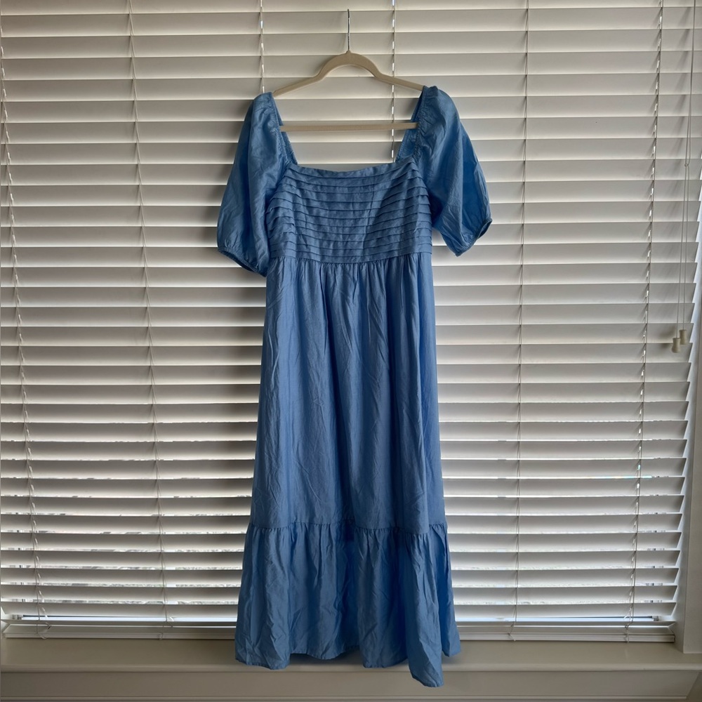 Women’s size Large Blue Puff-Sleeve Midi Dress